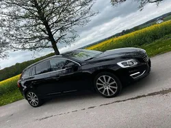 Schwarz Gebraucht 2016 Volvo V60 Summum Kombi | 17.690 € (Fairer Preis)