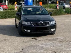 Schwarz Gebraucht 2013 Skoda Octavia Kombi | 8.000 € (Fairer Preis)