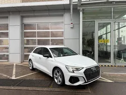 Weiß Gebraucht 2021 Audi A3 Sportback Ambiente Kleinwagen | 37.500 €