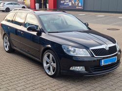 Schwarz Gebraucht 2012 Skoda Octavia Sport Kombi | 5.900 € (Fairer Preis)