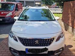 Weiß Gebraucht 2018 Peugeot 2008 Allure SUV | 9.800 € (Guter Preis)