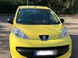 Gelb Gebraucht 2007 Peugeot 107 Kleinwagen | 1.490 €
