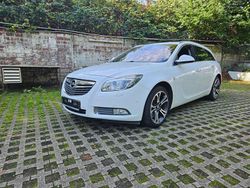 Weiß Gebraucht 2013 Opel Insignia Innovation Kombi | 6.150 € (Etwas zu teuer)