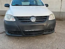 Weiß Gebraucht 2010 VW Fox Kleinwagen | 1.600 € (Fairer Preis)