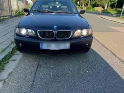Blau Gebraucht 2005 BMW 320 Kombi | 1.000 € (Guter Preis)