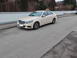 Gelb Gebraucht 2014 Mercedes E200 Avantgarde Limousine | 4.800 €