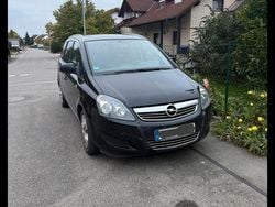 Schwarz Gebraucht 2011 Opel Zafira Van / Kleinbus | 3.799 € (Guter Preis)