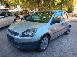 Grau Gebraucht 2006 Ford Fiesta Ambiente Kleinwagen | 2.199 € (Fairer Preis)