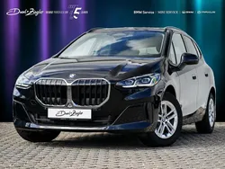 Saphirschwarzmetallic Gebraucht 2025 BMW 220 Active Tourer Luxury Line Van / Kleinbus | 31.900 € (Fairer Preis)
