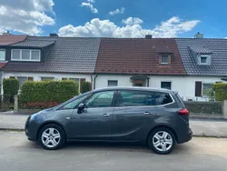 Grau Gebraucht 2012 Opel Zafira Tourer Van / Kleinbus | 4.950 € (Guter Preis)