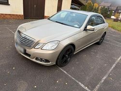 Gold Gebraucht 2010 Mercedes E200 Limousine | 9.499 € (Fairer Preis)