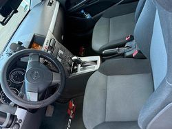 Rot Gebraucht 2006 Opel Astra GTC Coupé | 5.000 € (Teuer)