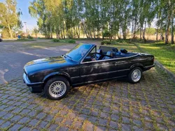 Schwarz Gebraucht 1989 BMW 325 Cabriolet Sport Line Cabrio | 22.500 €