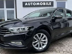 Deep black perleffekt Gebraucht 2023 VW Passat Business Kombi | 27.479 € (Guter Preis)