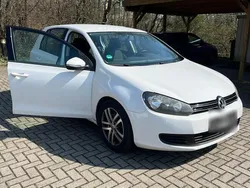 Weiß Gebraucht 2010 VW Golf VI Comfortline Limousine | 4.300 € (Fairer Preis)