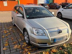 Grau Gebraucht 2006 Toyota Avensis Kombi | 2.500 € (Fairer Preis)