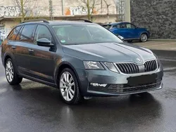 Grau Gebraucht 2019 Skoda Octavia Kombi | 11.300 € (Guter Preis)