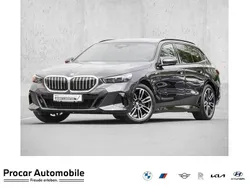 Grau Gebraucht 2024 BMW 520 M Sport Kombi | 53.890 € (Superpreis)