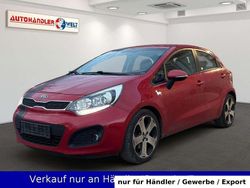 Rot Gebraucht 2011 Kia Rio Spirit Limousine | 2.299 € (Guter Preis)