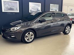 Grau Gebraucht 2017 Opel Astra Dynamic Limousine | 10.950 € (Fairer Preis)