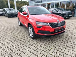 Velvet rot metallic Gebraucht 2018 Skoda Karoq Style SUV | 21.500 € (Fairer Preis)
