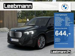 Saphirschwarz metallic Neu 2025 BMW iX1 M Sport SUV | 56.490 € (Etwas zu teuer)