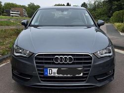 Grau Gebraucht 2015 Audi A3 Sportback Attraction Kleinwagen | 14.500 € (Fairer Preis)