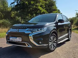 Schwarz Gebraucht 2020 Mitsubishi Outlander Diamant Edition SUV | 23.990 € (Etwas zu teuer)