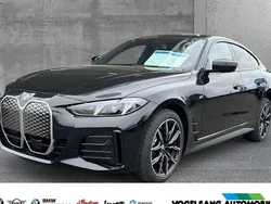 Saphirschwarz metallic Gebraucht 2025 BMW i4 M Sport Limousine | 56.990 € (Etwas zu teuer)