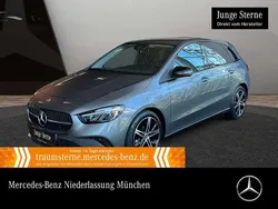 Grau Gebraucht 2024 Mercedes B200 Advanced Van / Kleinbus | 31.590 € (Guter Preis)