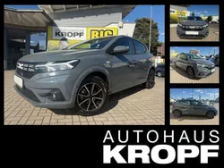 Städtisches grau Gebraucht 2023 Dacia Sandero Expression Kleinwagen | 14.999 € (Guter Preis)