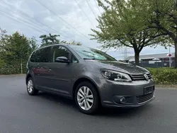 Grau Gebraucht 2012 VW Touran Comfortline Van / Kleinbus | 9.490 € (Fairer Preis)