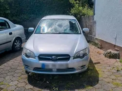 Silber Gebraucht 2001 Subaru Legacy Kombi | 850 € (Fairer Preis)