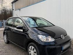 Schwarz Gebraucht 2021 VW up! Kleinwagen | 6.350 €