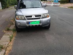 Grau Gebraucht 2006 Mitsubishi Pajero SUV | 10.789 € (Teuer)
