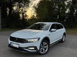 Weiß Gebraucht 2024 VW Passat Alltrack Kombi | 28.990 € (Superpreis)