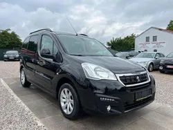 Schwarz Gebraucht 2016 Peugeot Partner Allure Van / Kleinbus | 9.999 € (Superpreis)