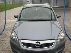 Grau Gebraucht 2006 Opel Zafira Van / Kleinbus | 2.300 € (Fairer Preis)