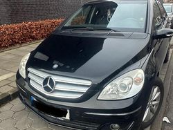 Schwarz Gebraucht 2005 Mercedes 200 Limousine | 4.900 € (Fairer Preis)