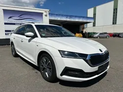 Weiß Gebraucht 2023 Skoda Octavia Ambition Kombi | 20.000 € (Guter Preis)