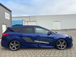Blau Gebraucht 2018 Ford Focus Performance Edition Limousine | 11.989 € (Guter Preis)