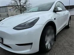 Weiß Gebraucht 2023 Tesla Model Y Long Range SUV | 42.900 € (Fairer Preis)