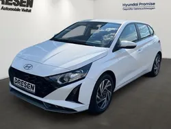 Weiß Gebraucht 2024 Hyundai i20 Trend Limousine | 19.940 € (Fairer Preis)
