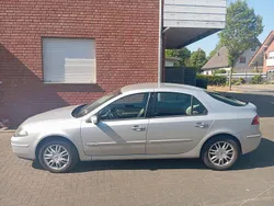 Grau Gebraucht 2005 Renault Laguna II Expression Limousine | 2.590 € (Fairer Preis)