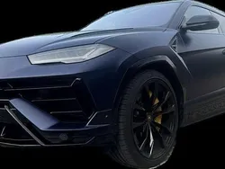 Dunkelblau (metallic) Gebraucht 2024 Lamborghini Urus SUV | 310.000 € (Superpreis)