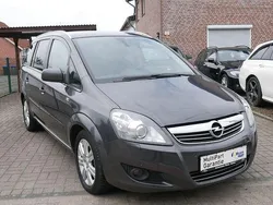 Grau Gebraucht 2012 Opel Zafira Family Van / Kleinbus | 5.990 € (Etwas zu teuer)