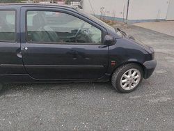 Schwarz Gebraucht 2005 Renault Twingo Kleinwagen | 1.600 € (Fairer Preis)