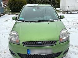 Grün Gebraucht 2007 Ford Fiesta Kleinwagen | 3.500 €