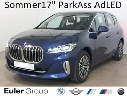 Blau Gebraucht 2024 BMW 218 Active Tourer Luxury Line Van / Kleinbus | 29.833 € (Superpreis)