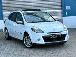 Weiß Gebraucht 2013 Renault Clio IV Night&Day Limousine | 8.898 € (Teuer)